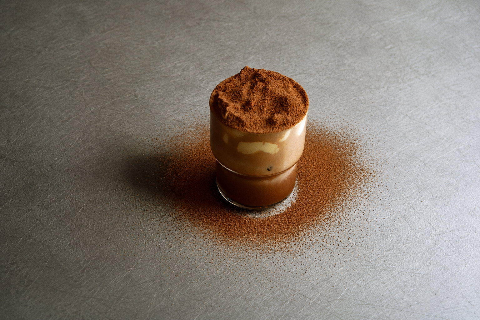 Coffeedesk i Allora łączą siły. Efekt? Limitowane Tiramisù Caffè Latte inspirowane kultowym włoskim deserem